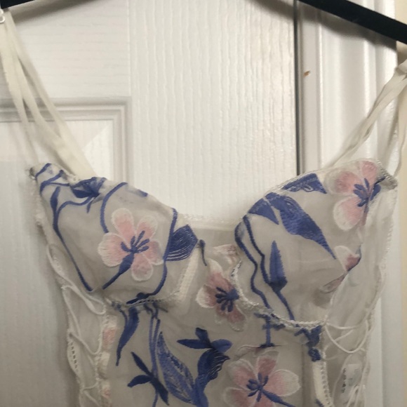 sheer floral bodysuit - Picture 3 of 3